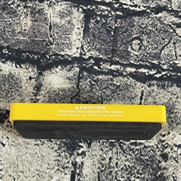 Sizzix BABY BOTTLE Die #38-0265 Original Medium Yellow Scrapbooking Crafts - Picture 3 of 6